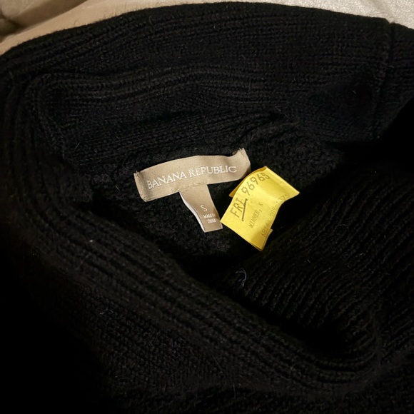Banana Republic women's black sweater - Picture 5 of 6